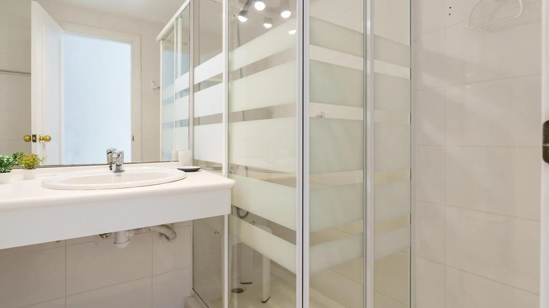 Apartment Hispanidad With Pool - Happy Rentals Fuengirola