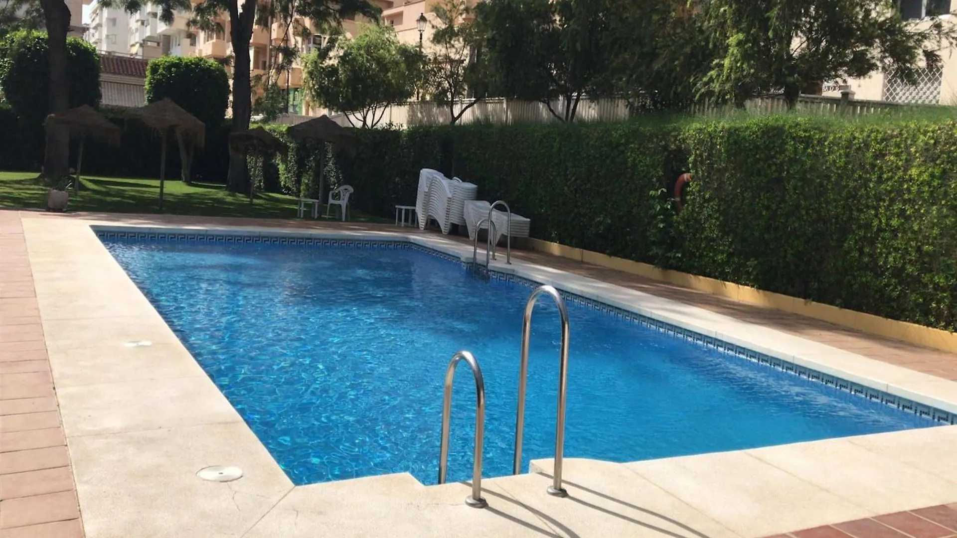 Apartment Hispanidad With Pool - Happy Rentals Fuengirola